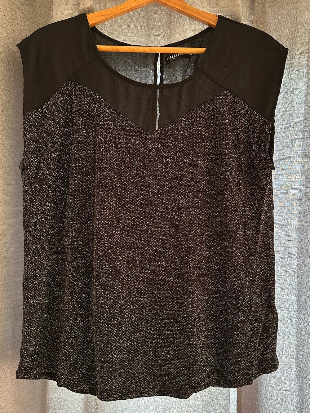 Reitmans Black & Charcoal Mixed-Texture Sleeveless Top